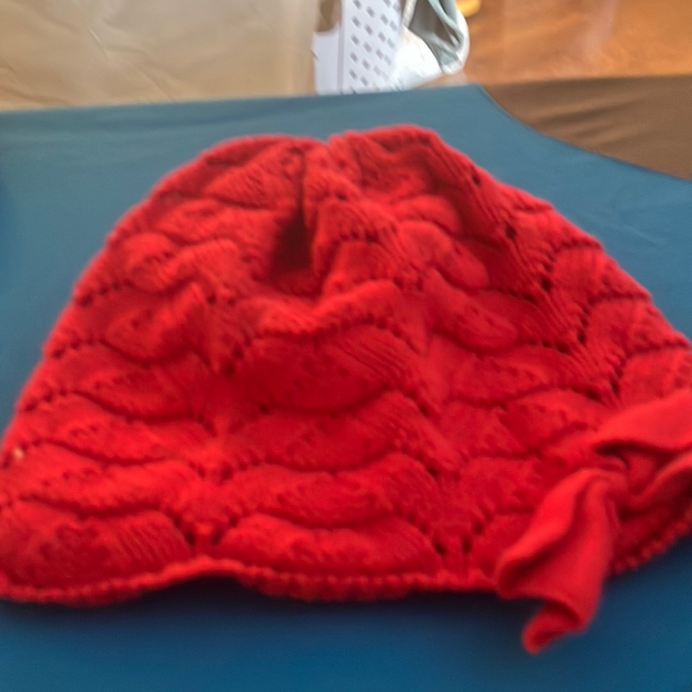 FINAL MARKDOWN Children lined Red Knit Beanie with Bow